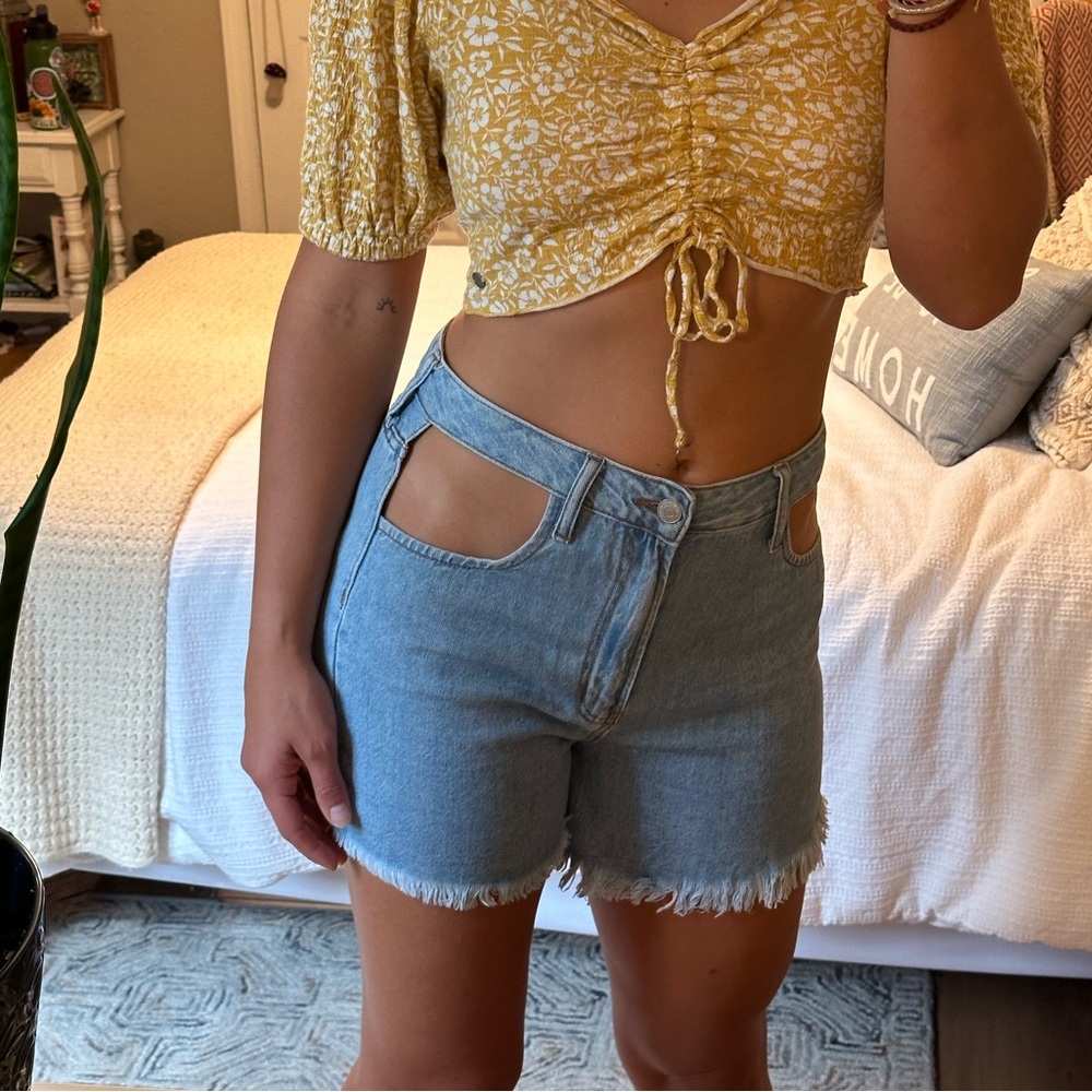 Unique High-Waisted Cut-out Jean Shorts